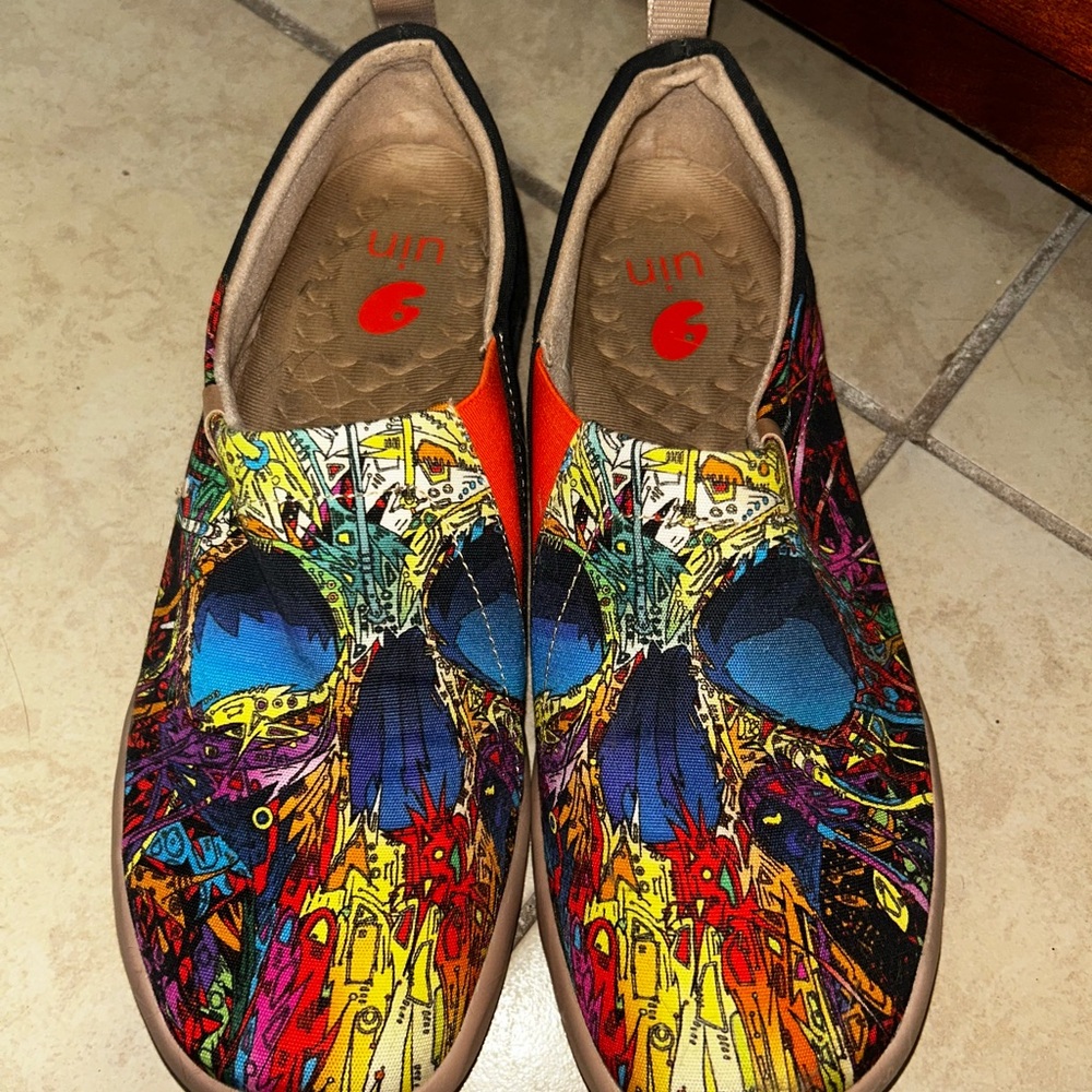 UIN Multicolor Artistic Slip-On Shoes